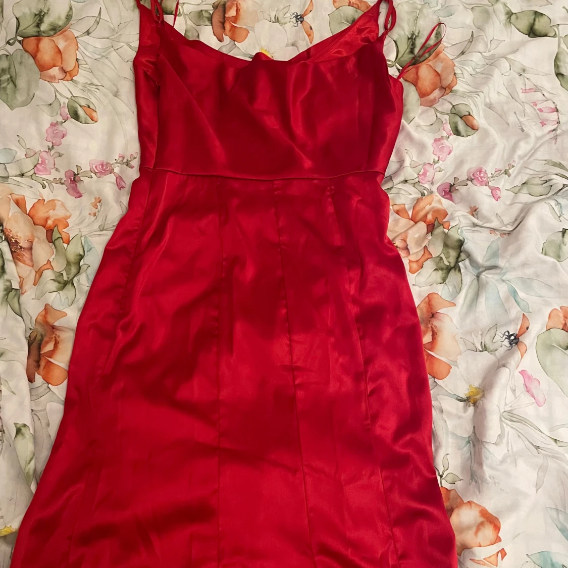 Röd klänning Fashion Nova - 90