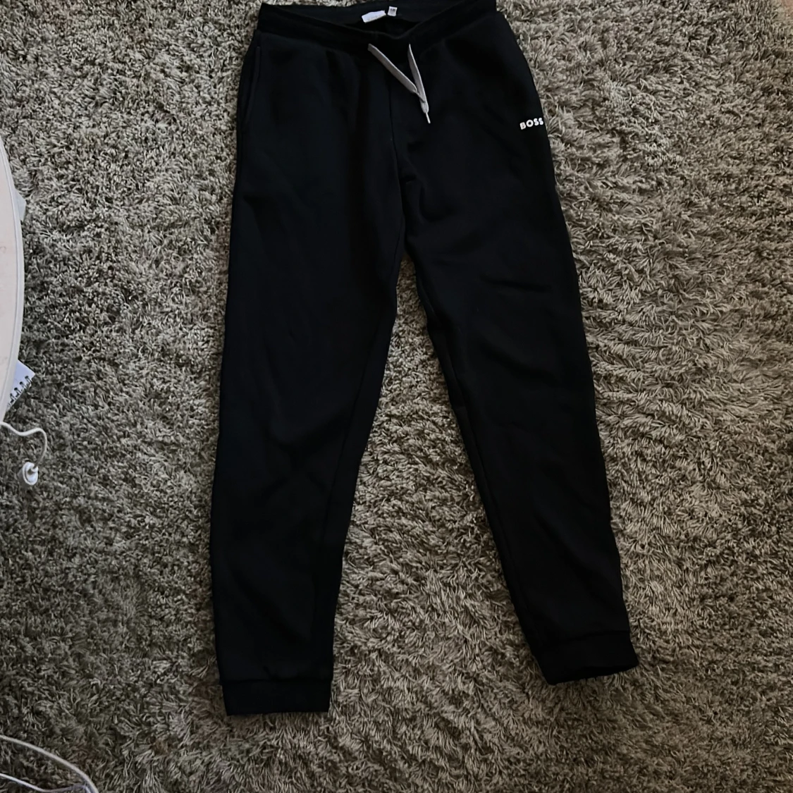 Svarta mjukisbyxor från Boss - 90
