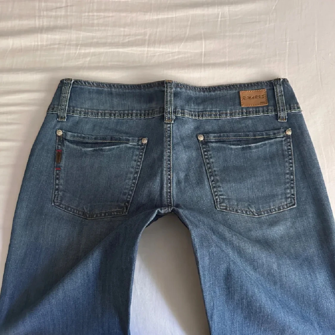 Blå bootcut jeans - 2