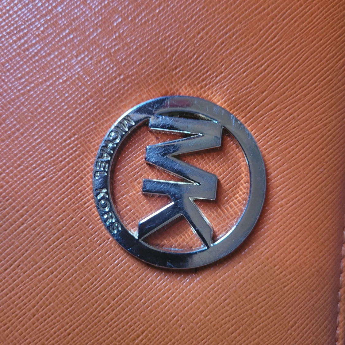 Orange plånbok från Michael Kors - 91