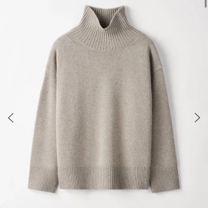 Soft goat tröja  - Säljer denna tröja fast i färgen matcha som var en del av sommar kollektionen! Storlek M men passar även S, skriv för mer info!