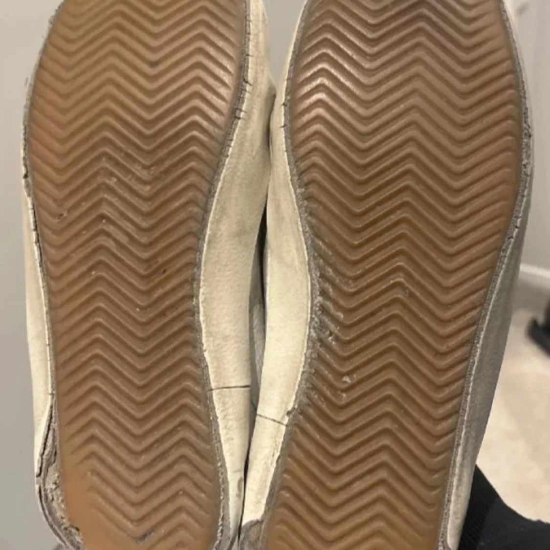 Vita sneakers med stjärndetalj - 92