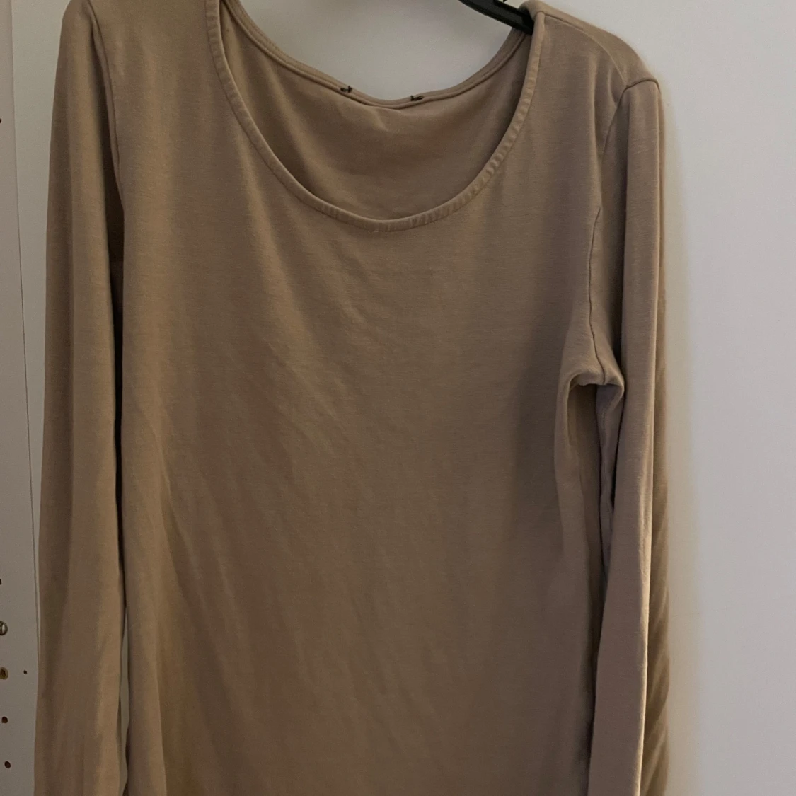 Två långärmade tröjor - 90