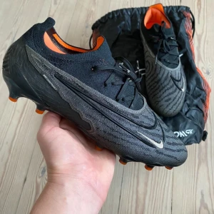 Nike Phantom GX - Strl 42 cond 9,5/10 kontakta mig om frågor eller bilder