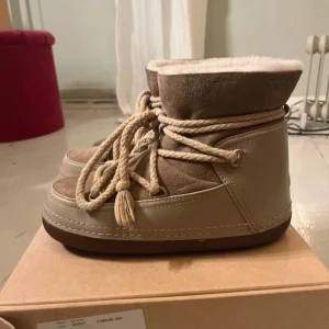 Beige boots från Inuikii - Snygga boots från inuikii!! fint skick, skriv för frågor❤️