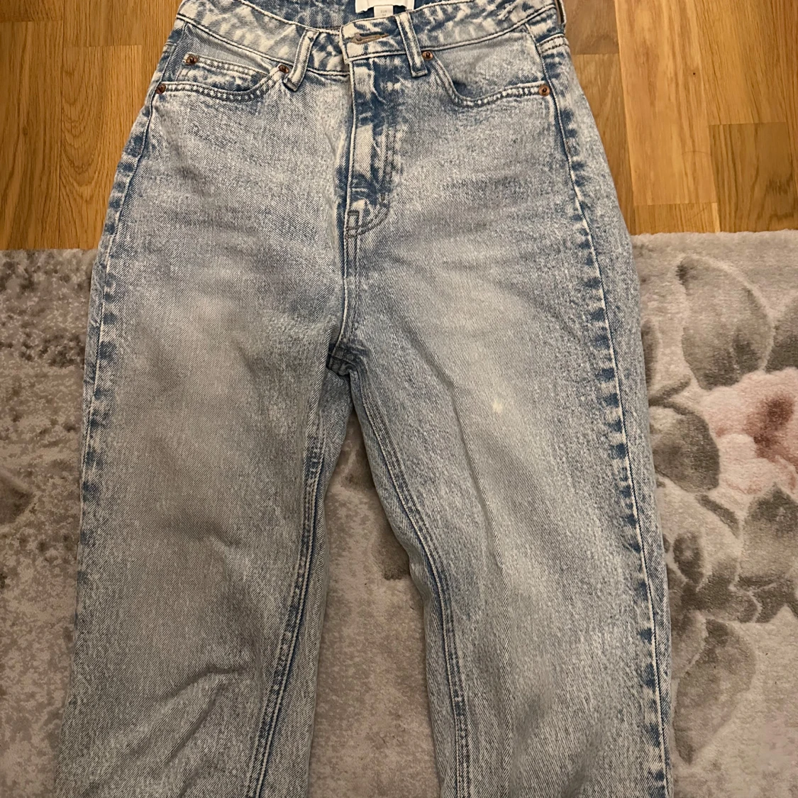 Blå jeans från H&M - 1