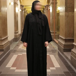 Elaya abaya - Jag säljer ut denna abaya,vi har gått ner till vårt lägsta pris, inga bud, vi har olika storlekar. Skriv för mer information och köp. 🫶🏽🤍 Eftersom det är företag så är det priset som gäller och inga bud. Tack i för hand💕.  Finns i storlekar 52,54,56,58, ingår chiffong hijab och bälte