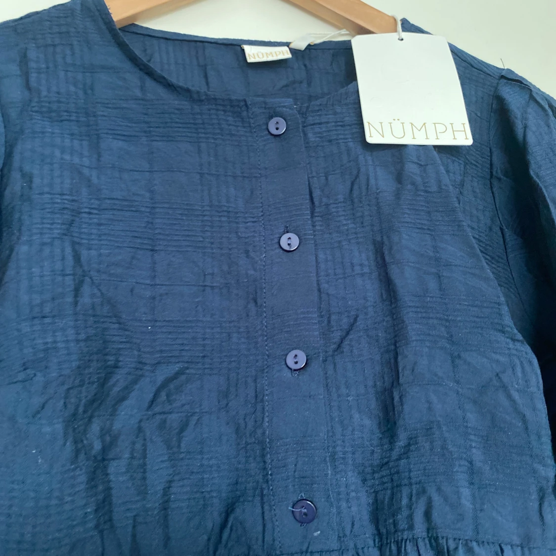 Mörkblå blus från Nümph - 2