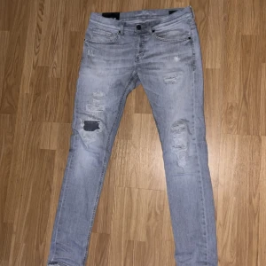 Grå dondup jeans - Snygga grå dondup jeans använda några gånger