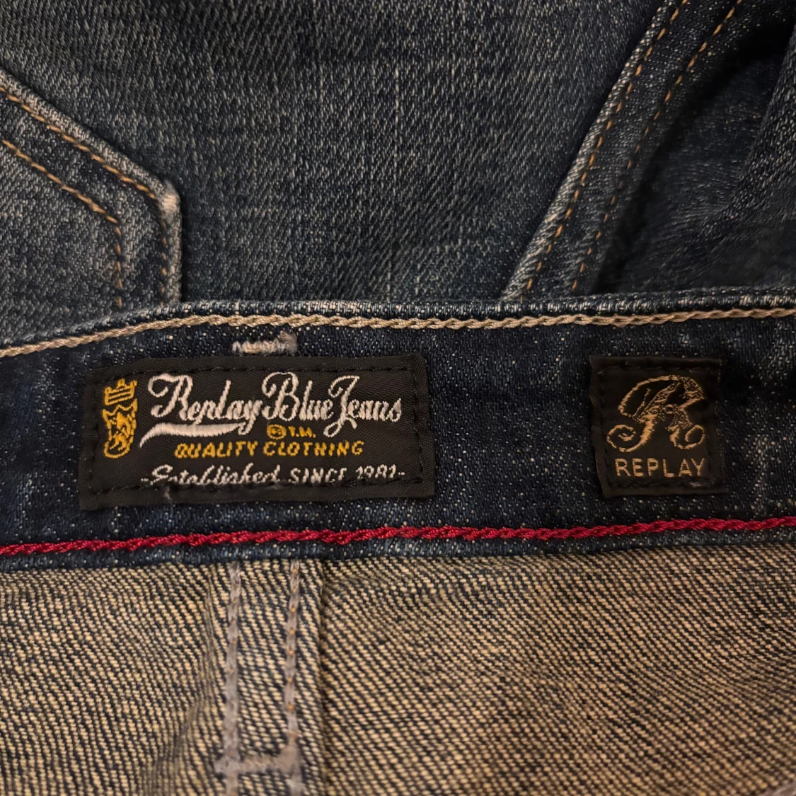 Mörkblå jeansshorts från Replay - 2