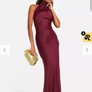 Söker - Söker denna långklänning i storlek 34, 36 eller 38 💕