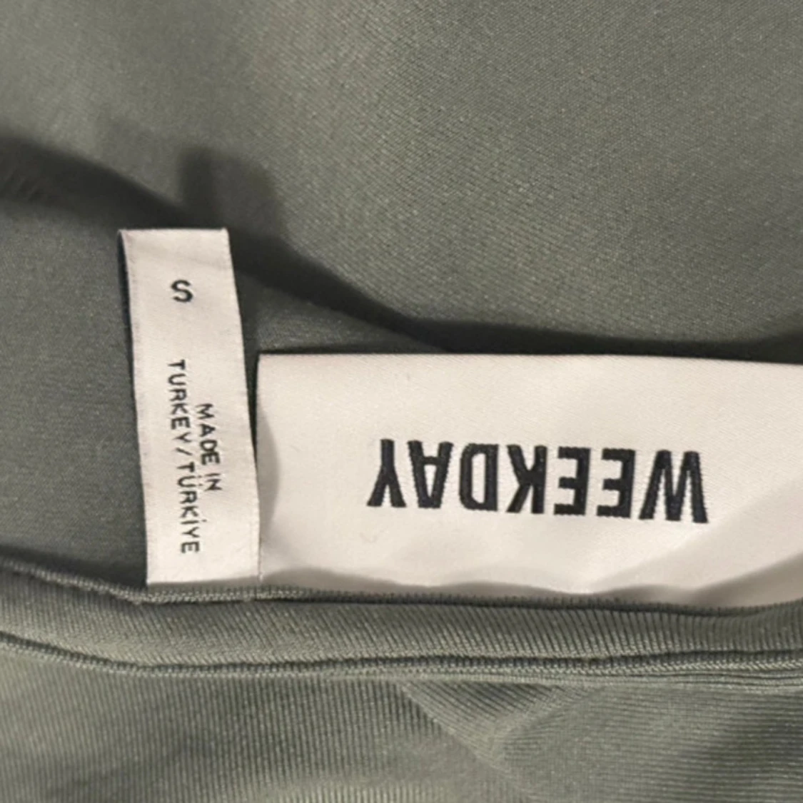 Khaki långärmad backless topp från Weekday - 2