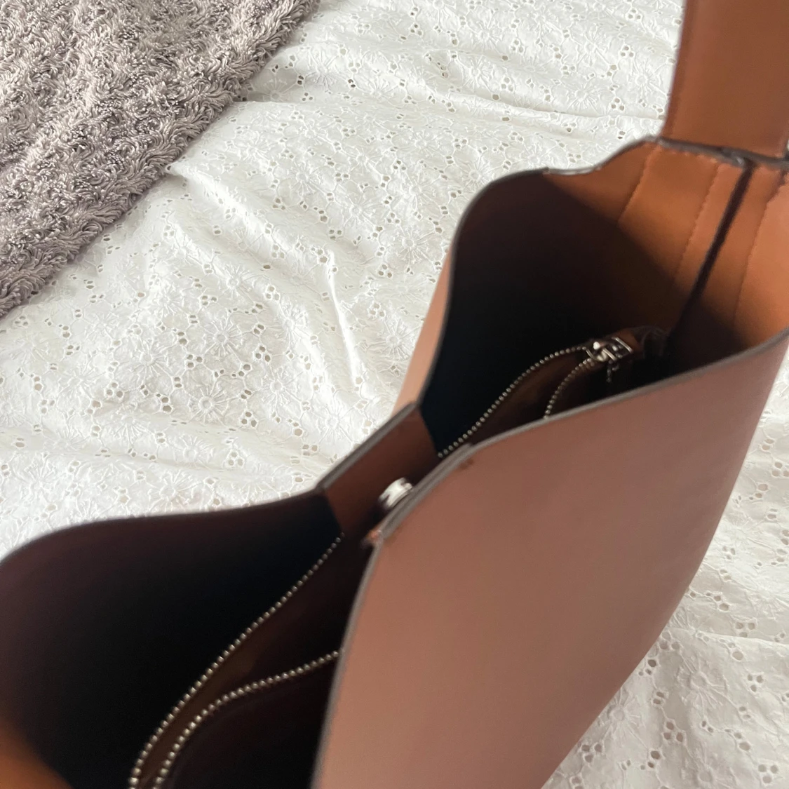 Brun axelväska  - 2