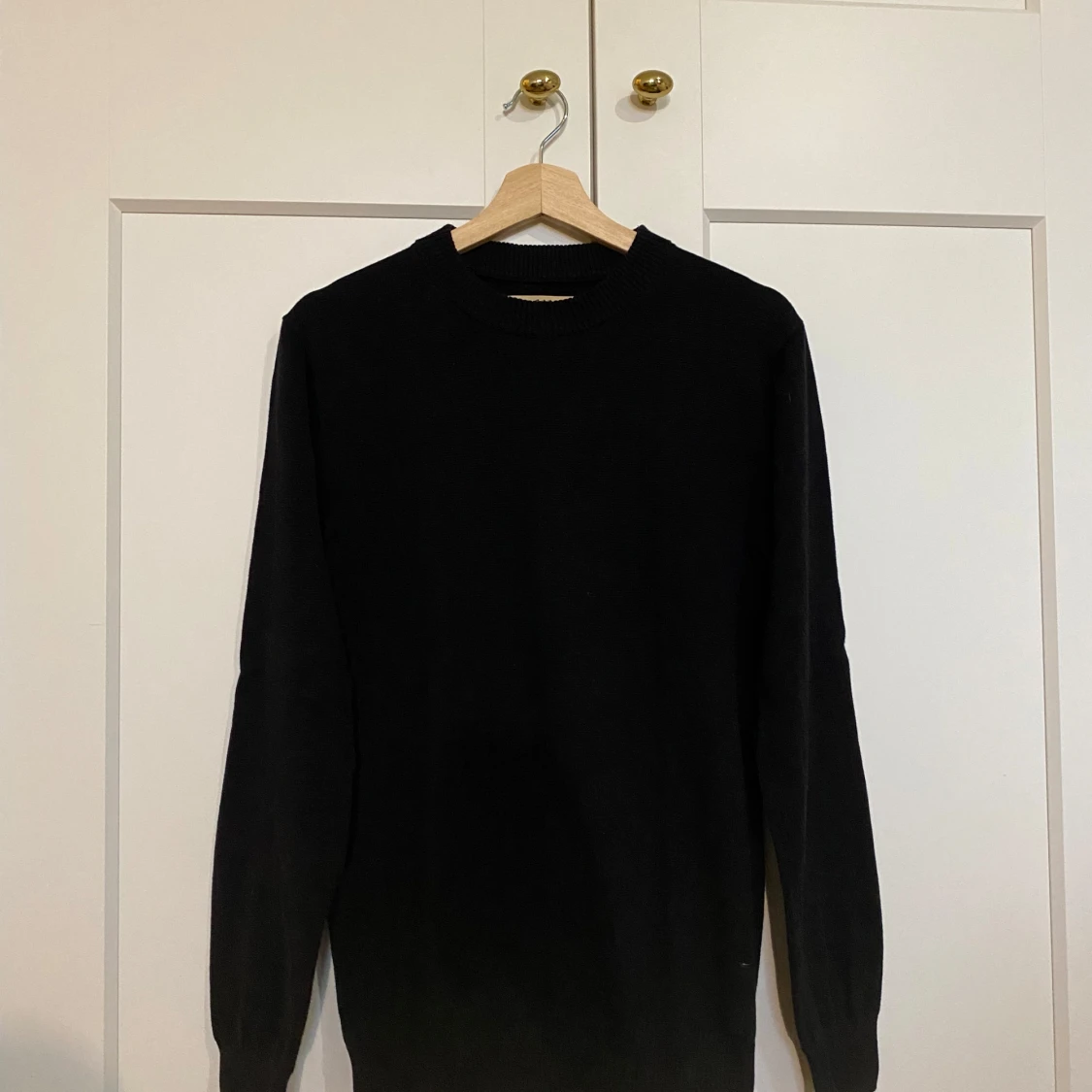 Stickad svart tröja från Bertoni - 1