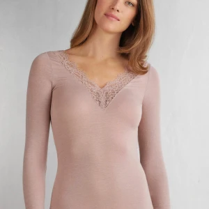 Intimissimi tröja - Tröjan har inga defekter och är i ny skick, Anväder den aldrig för jag gillar inte färgen❤️Är öppen för byten