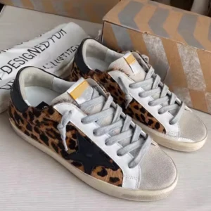 Golden Goose Leopard 🐆 - Golden Goose Deluxe Brand Leopard Printed Sneakers. Använt lite då och då, 6-7 gånger men tycker de är för dyra för att ha kvar. Köpte dom på rabbat för 5500 (Cettire) men säljer för 3500 vid snabb affär! ❤️
