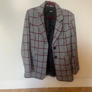 Kavaj jacka - Jättefin kavaj/jacka från Bubbleroom By Molly Rustas! Så gullig och bekväm!❤️   Le By