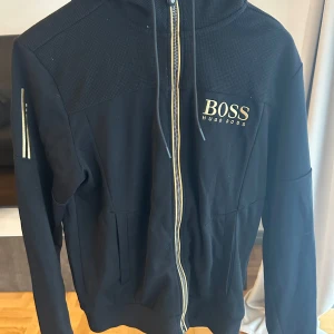 Hugo boss tröja i S - Utgången kollektion Fint skick 