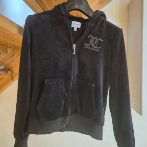 Juicy couture storlek 10/11 - Jättebra skick!