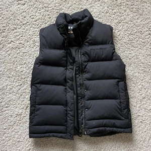 Puffer vest  - Så fin väst från Everest! Passar perfekt nu till hösten💖