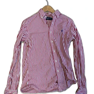 Ralph Lauren skjorta  - Jätte bra skick, aldrig använt, storlek S, svin bra inför hösten och vintern.