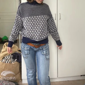 Stickad tröja Vintage - En av mina favorittröjor Behöver ett nytt hem I bra skick