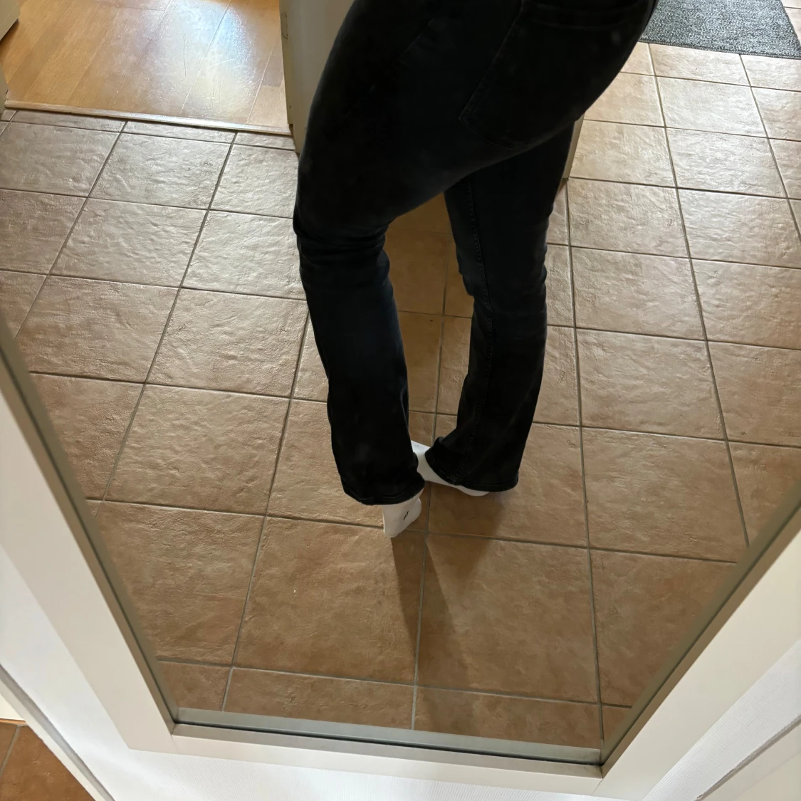 Svarta Bootcut Jeans  - 90