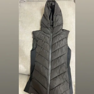 svart väst  - Använd några gånger, Storlek: Xs