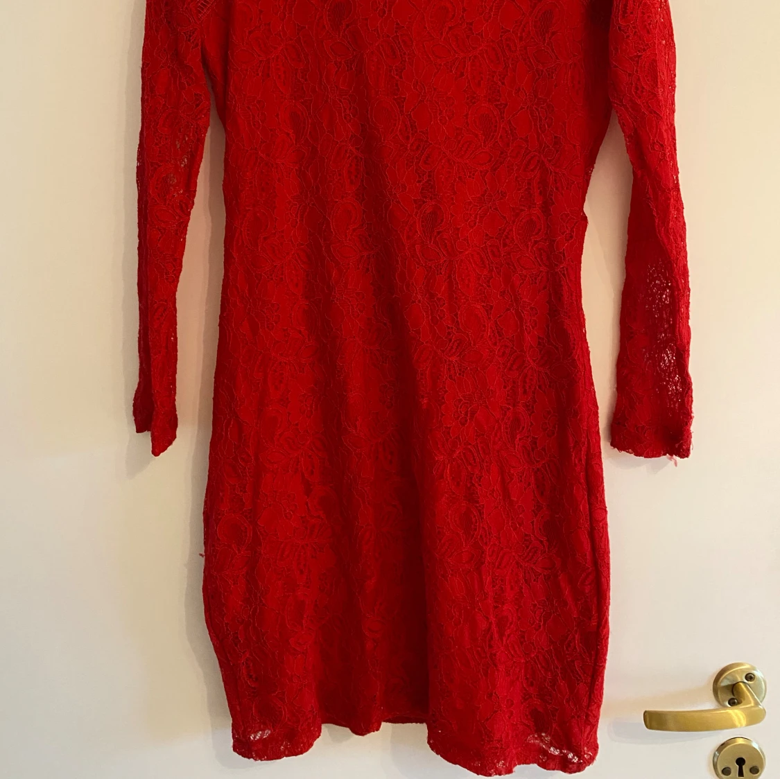 Röd spetsklänning  - 91