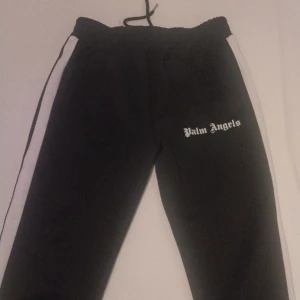 Palm angels byxor  - Byxor ifrån palm Angels storlek S