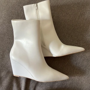 klackskor  - helt nya, aldrig använda! 🎀 kanske kan gå att byta mot något