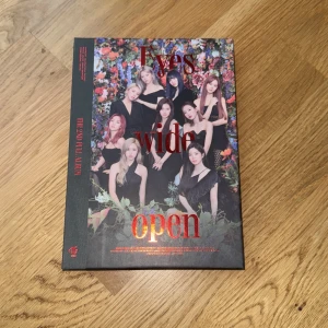 Twice album - Twice album, K-pop, mycket bra stick, många photo cards