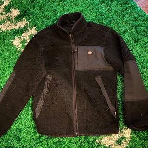 Dickies fleece - Köpt på carlings, oversized i storlek