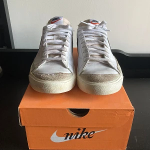 Nike Blazer Low - Har ingen användning av dem längre . Rengörs innan jag skickar dem. Pris kan diskuteras!