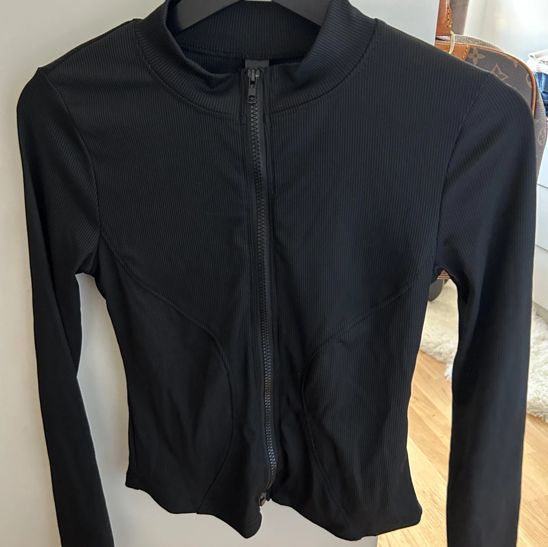 Tight träningströja  - 90