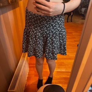 Kjol - Knappt använd kjol från lager 157 i storlek 160