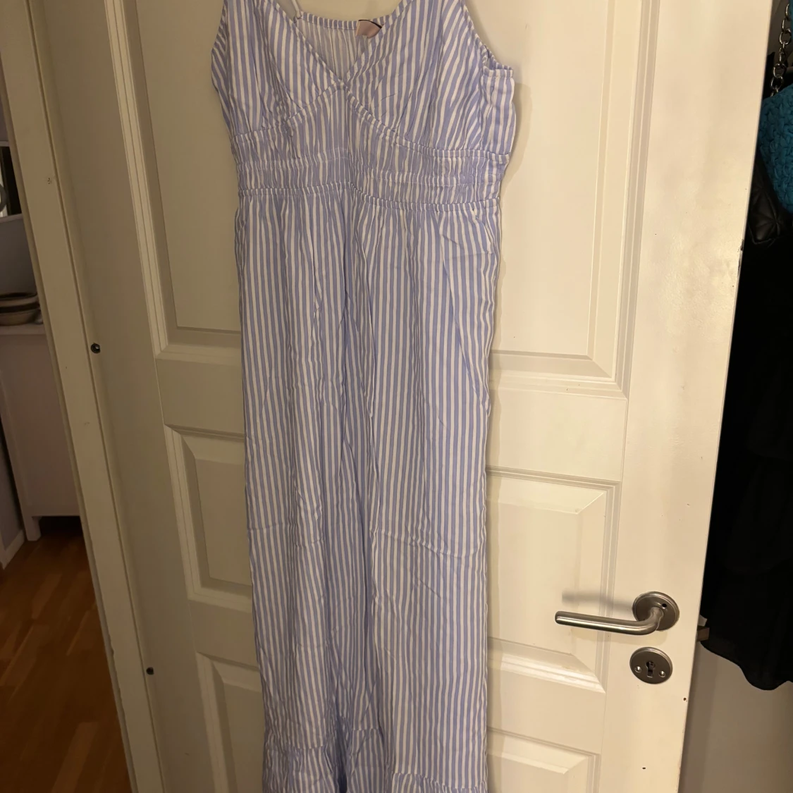 Blåvit randig långklänning - 1