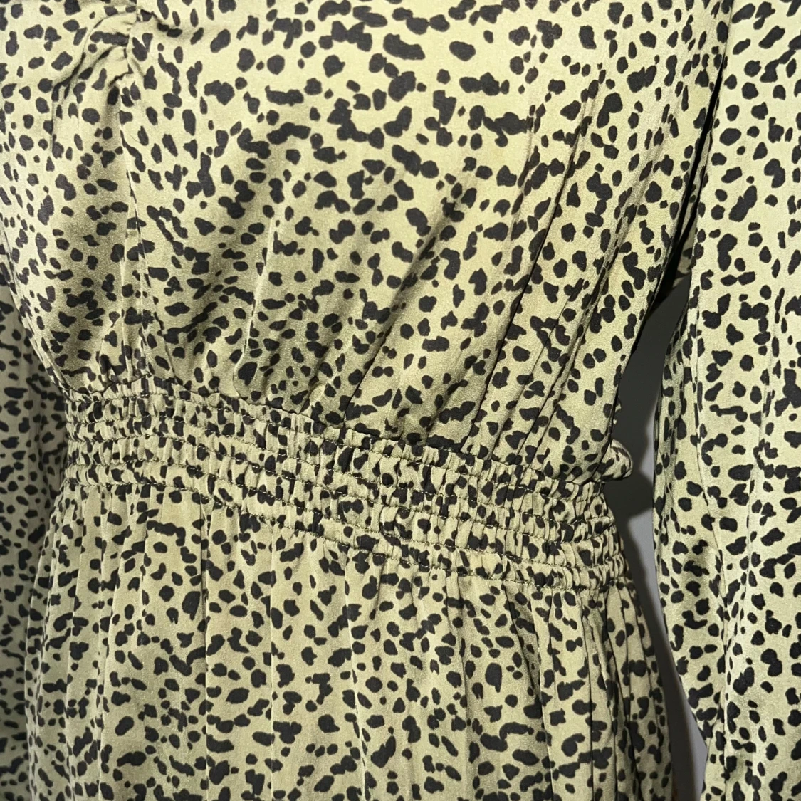 Grön leopardmönstrad klänning - 2