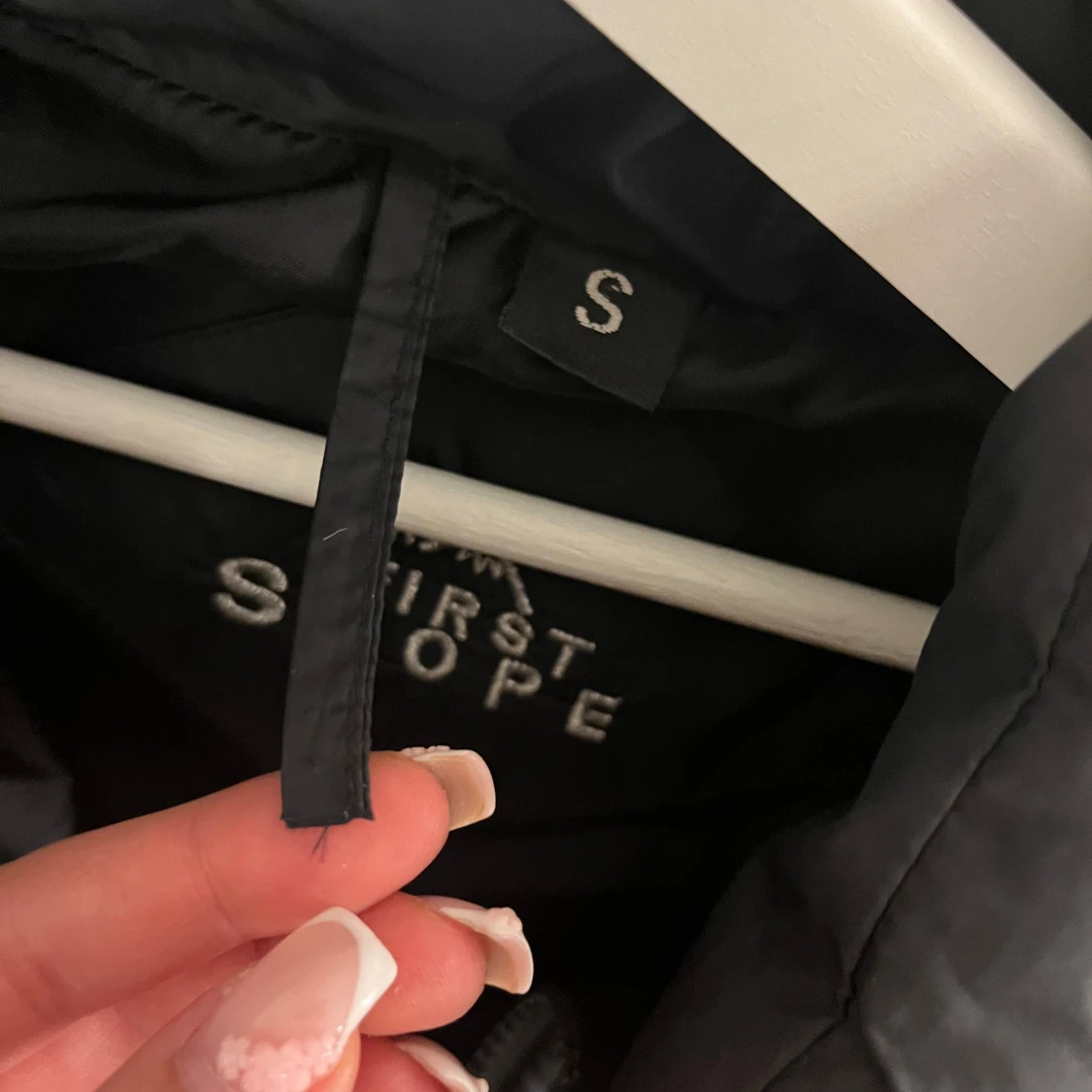 Svart pufferjacka från First Slope - 3