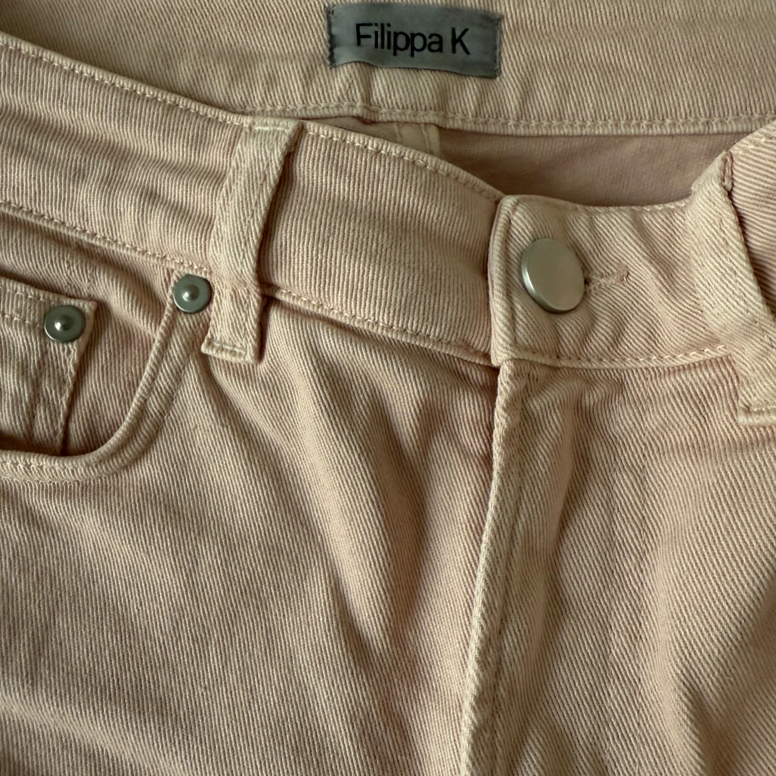 Rosa croppade jeans från Filippa K - 2