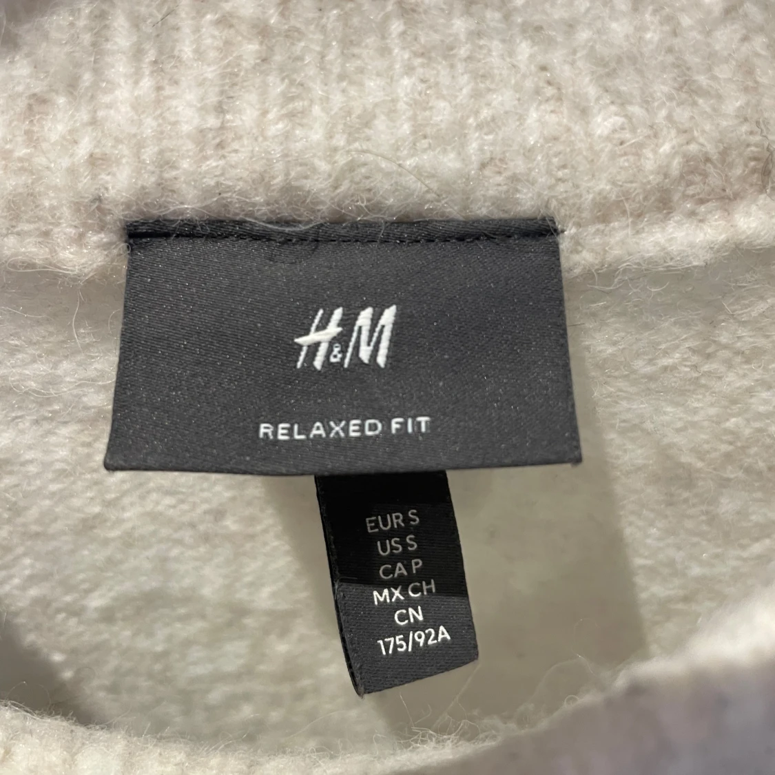 Vit stickad  tröja från H&M - 1