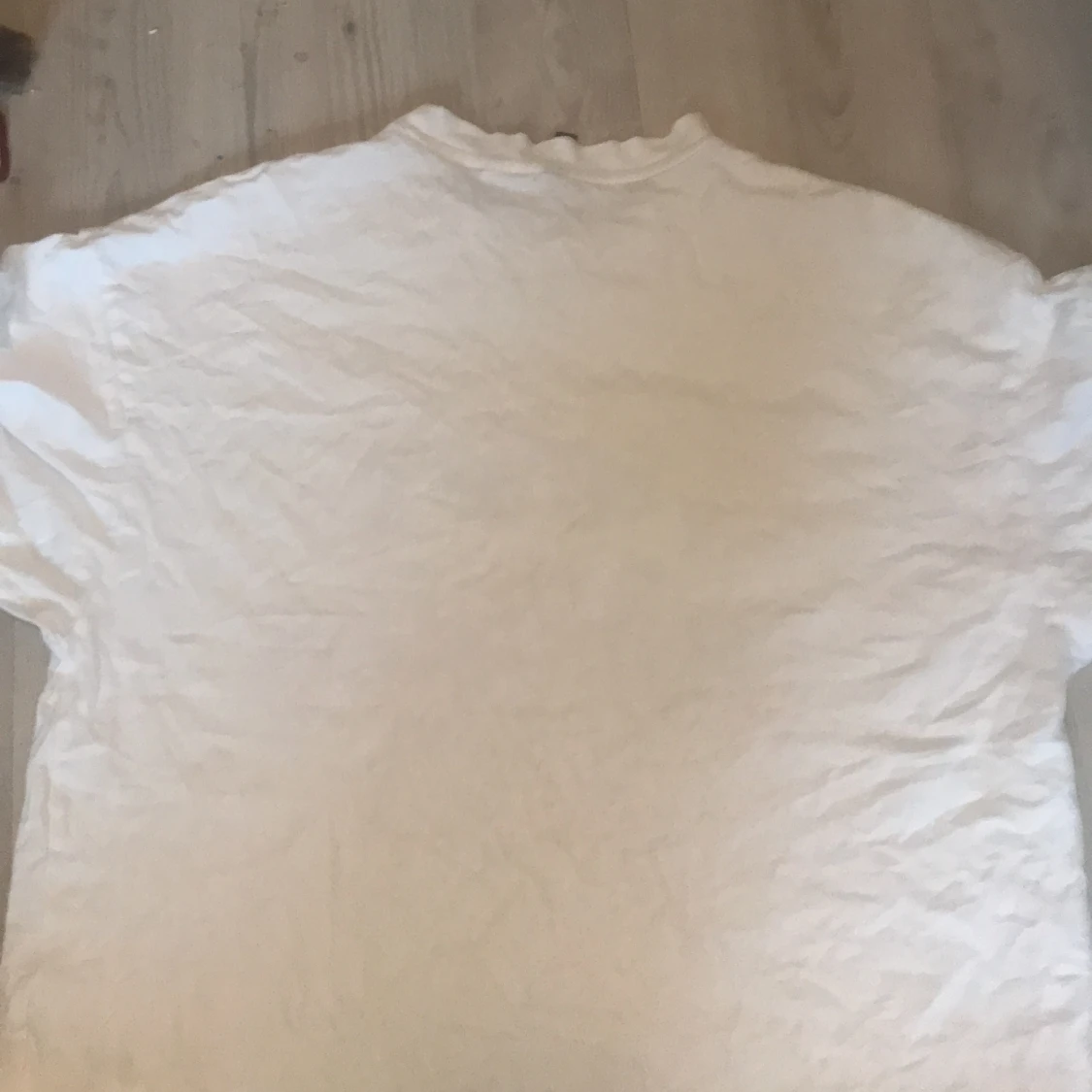 Vit t-shirt med Powerpuffpinglorna från H&M Divided - 1