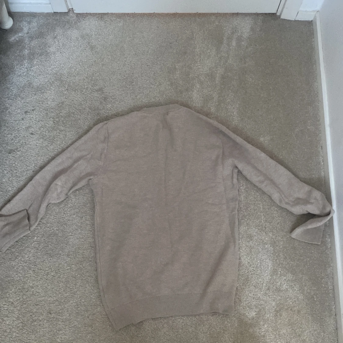 Beige stickad tröja från C - 1