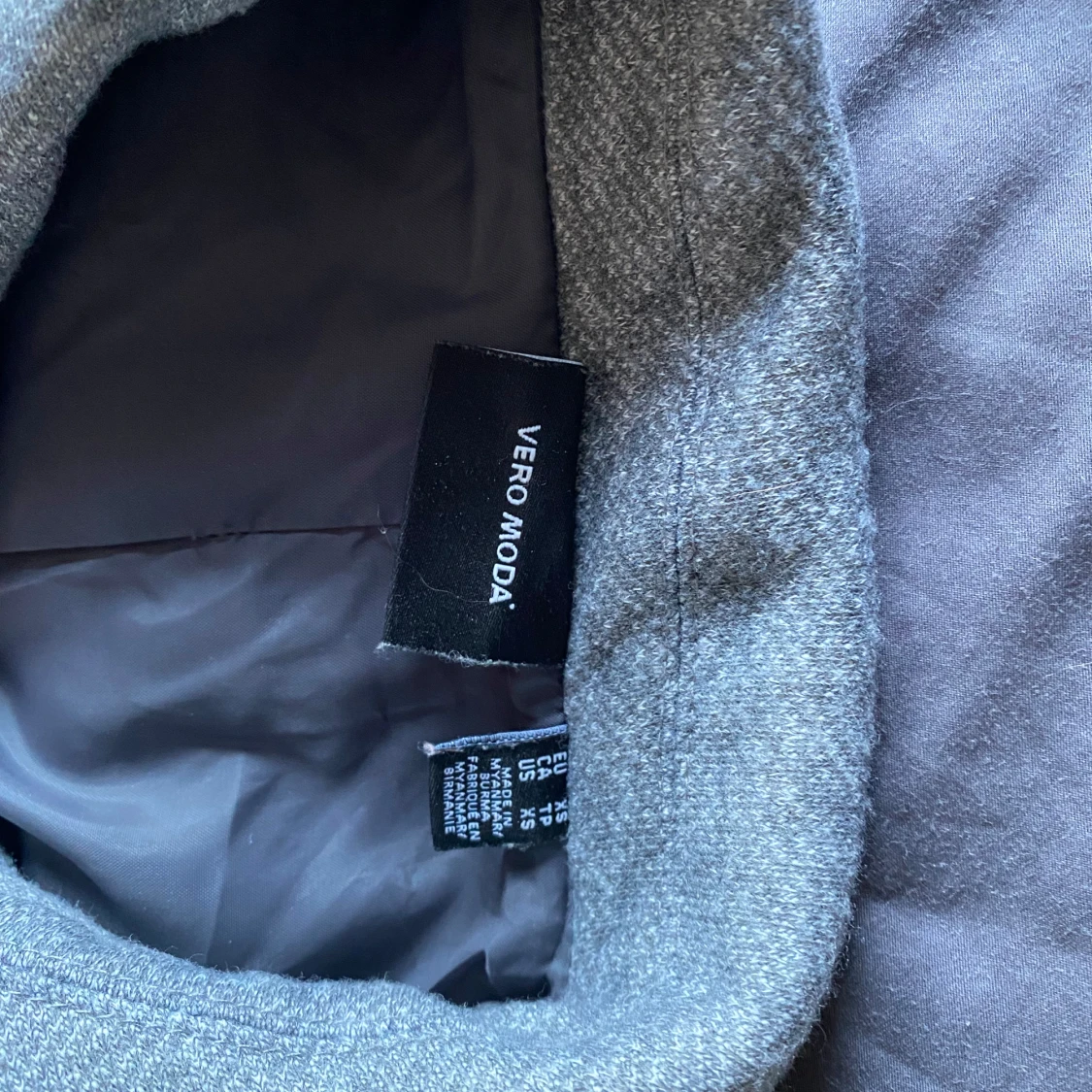 Vår/höst jacka i längre skjortmodell - 90