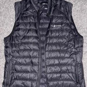 Sail Racing Väst - Säljer nu min väst då jag ska köpa en ny, varan är i bra skick och är i storlek L