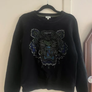 Kenzo tröja - Tröjan är i bra skick! 