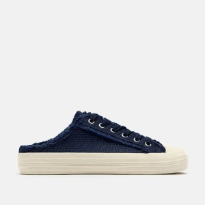 Skor - As coola unika skor/ tofflor från zara! Använd en gång och säljs inte längre ☺️ Passar 38 och 39