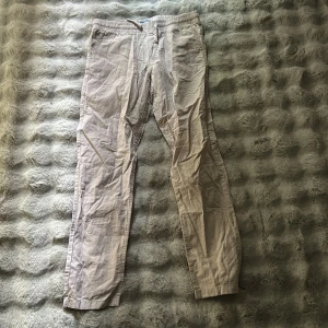 Jack&Jones Linnebyxor  - Oanvända Jack&Jones Linnebyxor. Köptes för 399.