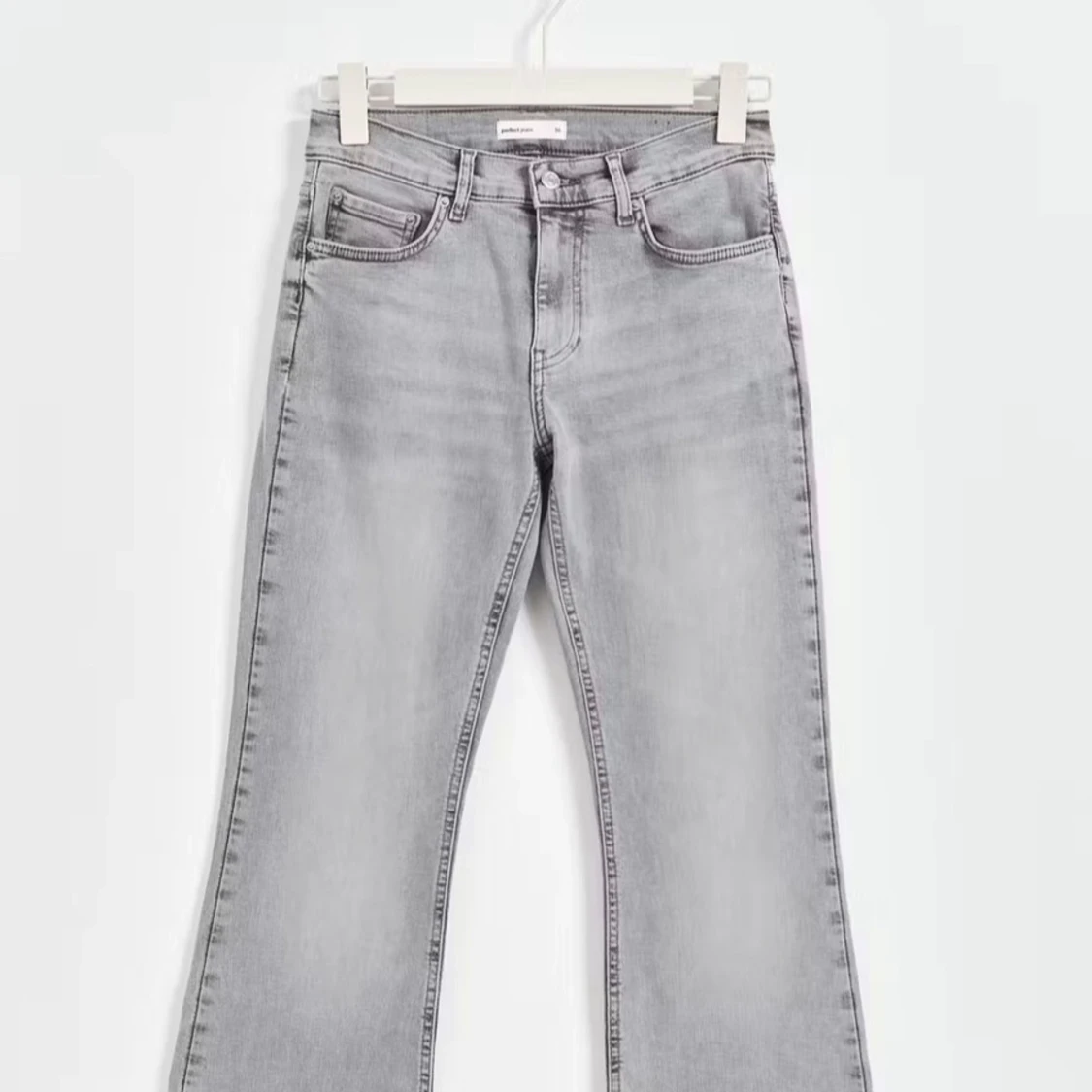 Grå bootcut jeans - 92
