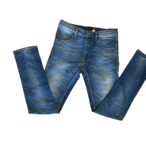 Tiger Of Sweden jeans - Riktigt feta tiger of sweden jeans. Nypris:1100kr ungefär Vårt pris:449kr  Inga defekter överhuvudtaget. Skick:9/10  Hör av er vid minsta lilla fundering 💭 🌟